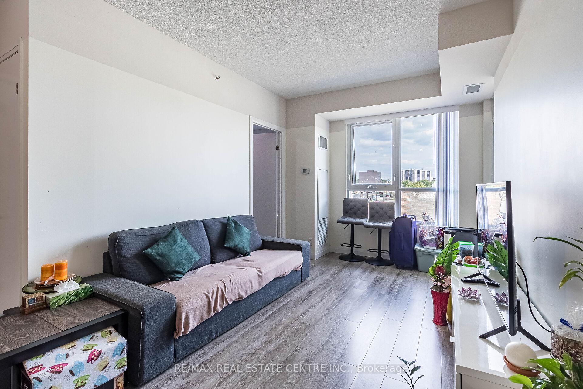 2 Bedrooms Condo at 22 East Haven,  Toronto For sale