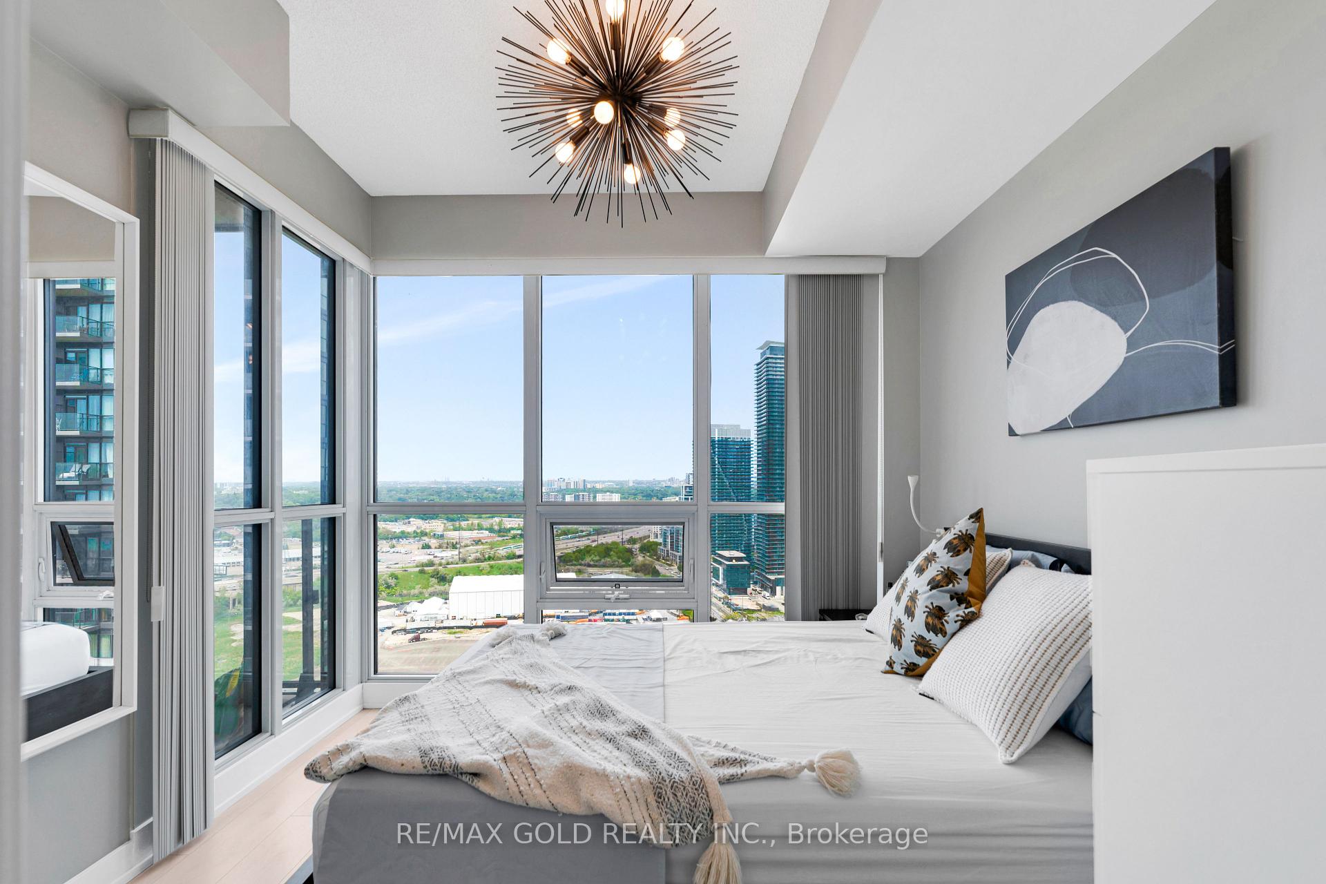 3 Bedrooms Condo at 2212 Lakeshore, Toronto For sale
