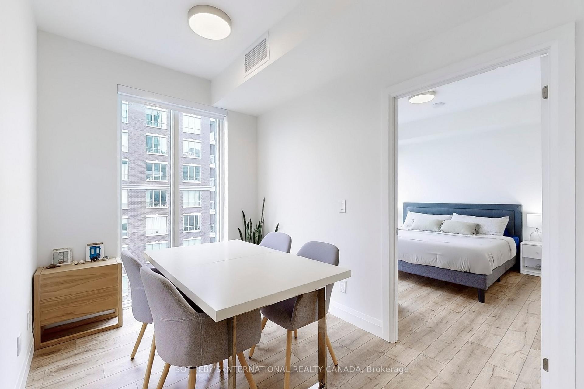 2 Bedrooms Condo at 500 Brock, Burlington For sale