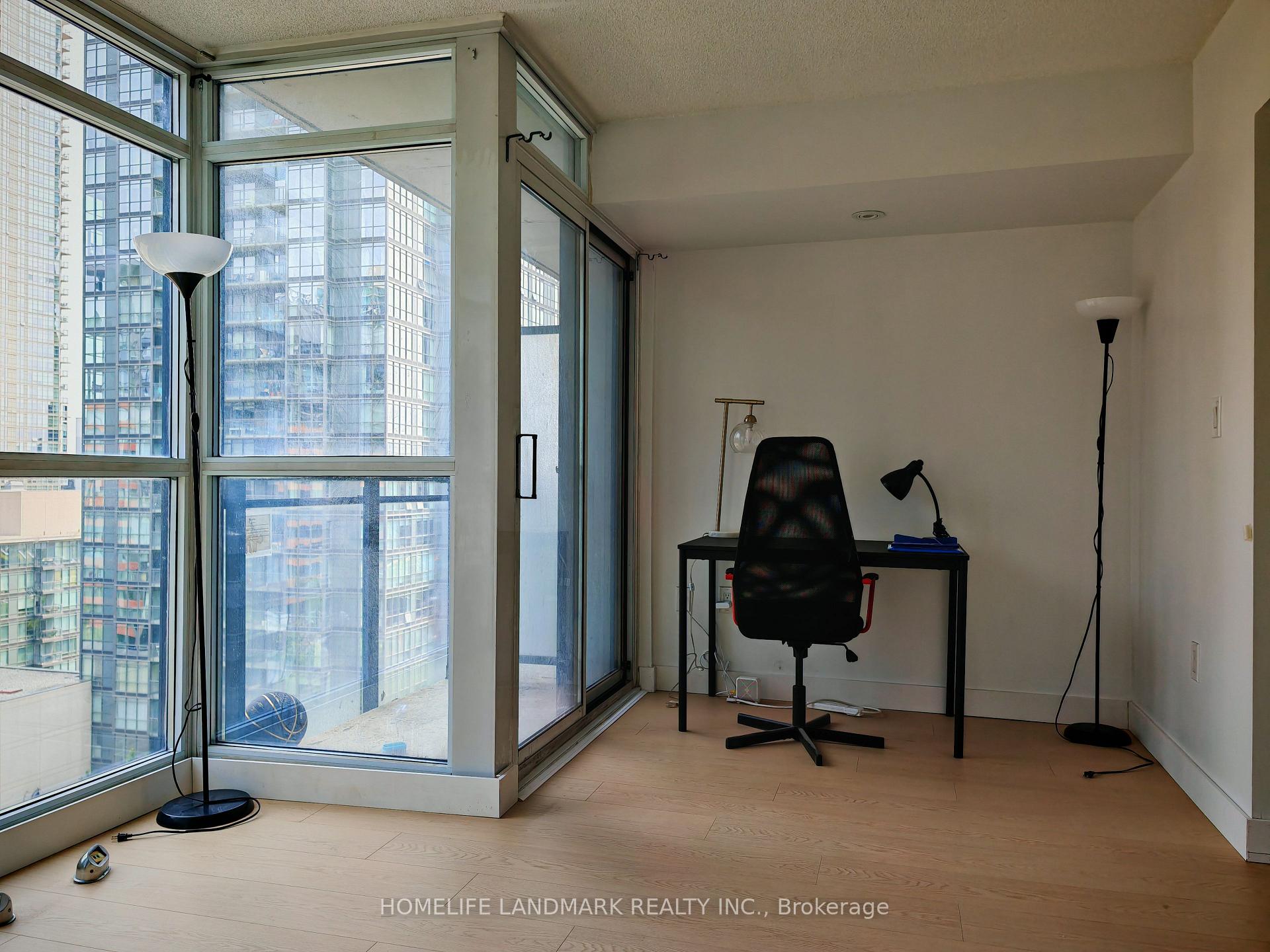 2 Bedrooms Condo at 8 Telegram, Toronto For sale