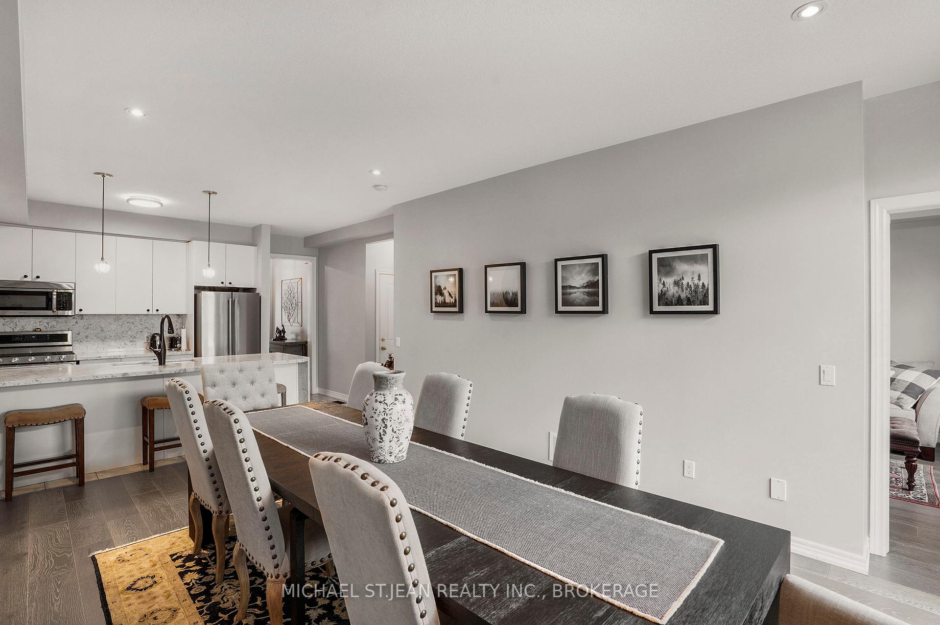 3 Bedrooms Condo at 5056 New,  Burlington For sale