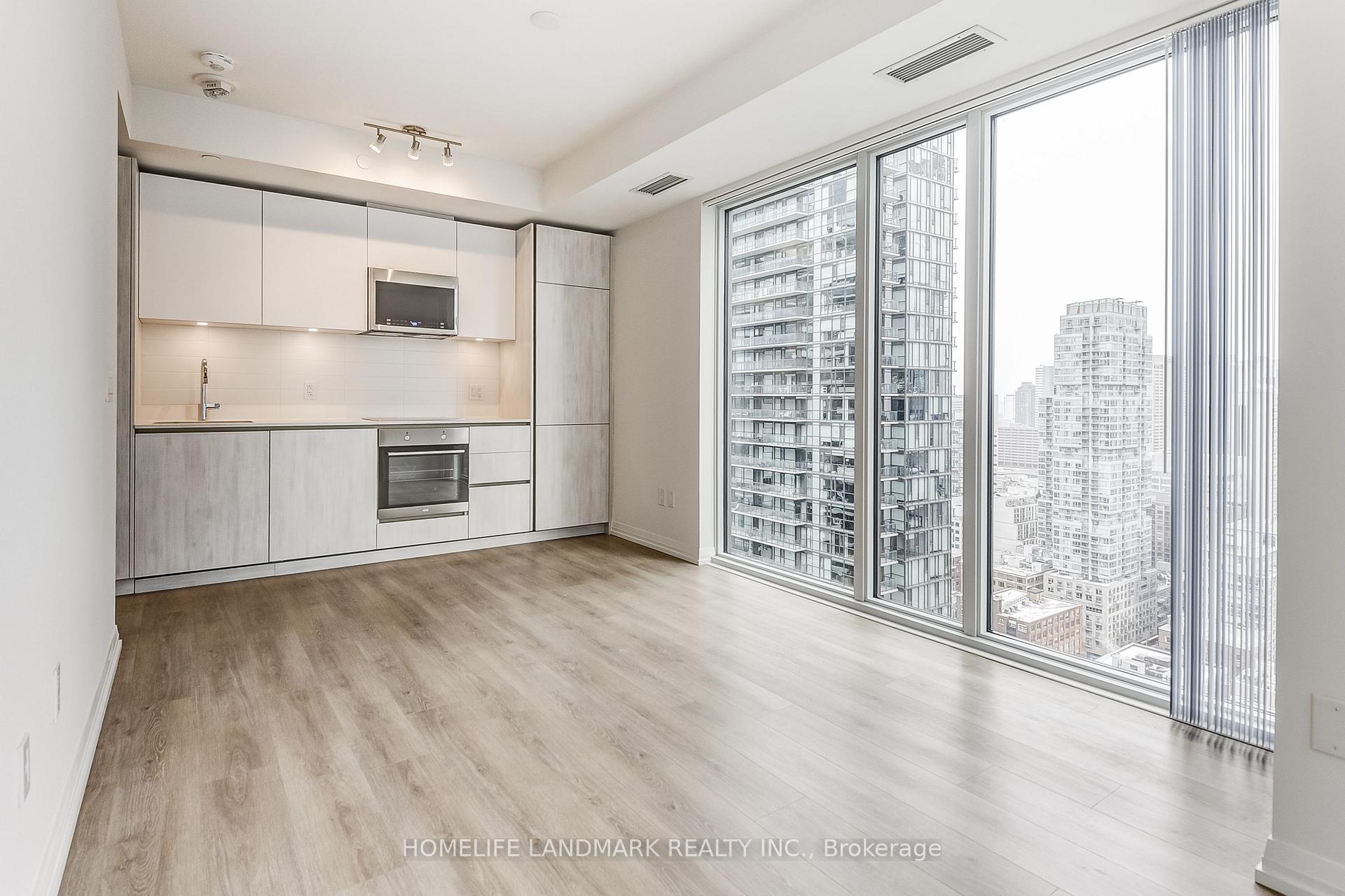 3 Bedrooms Condo at 28 Widmer 3429,  Toronto For sale