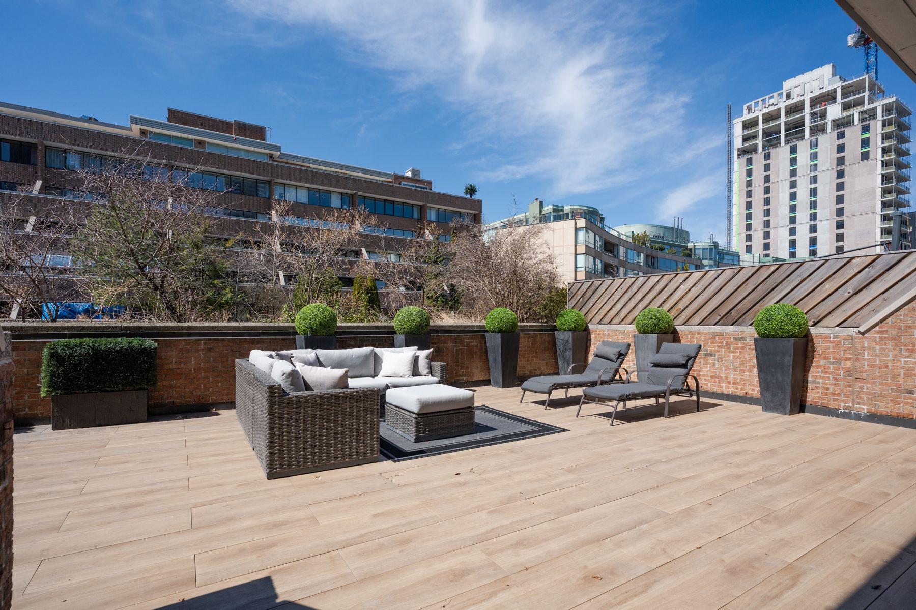 18A Hazelton Avenue E301