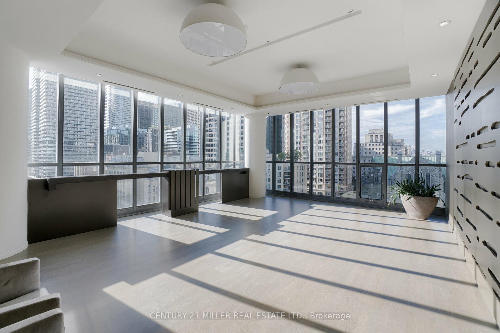2 Bedrooms Condo at 101 Charles, Toronto For sale