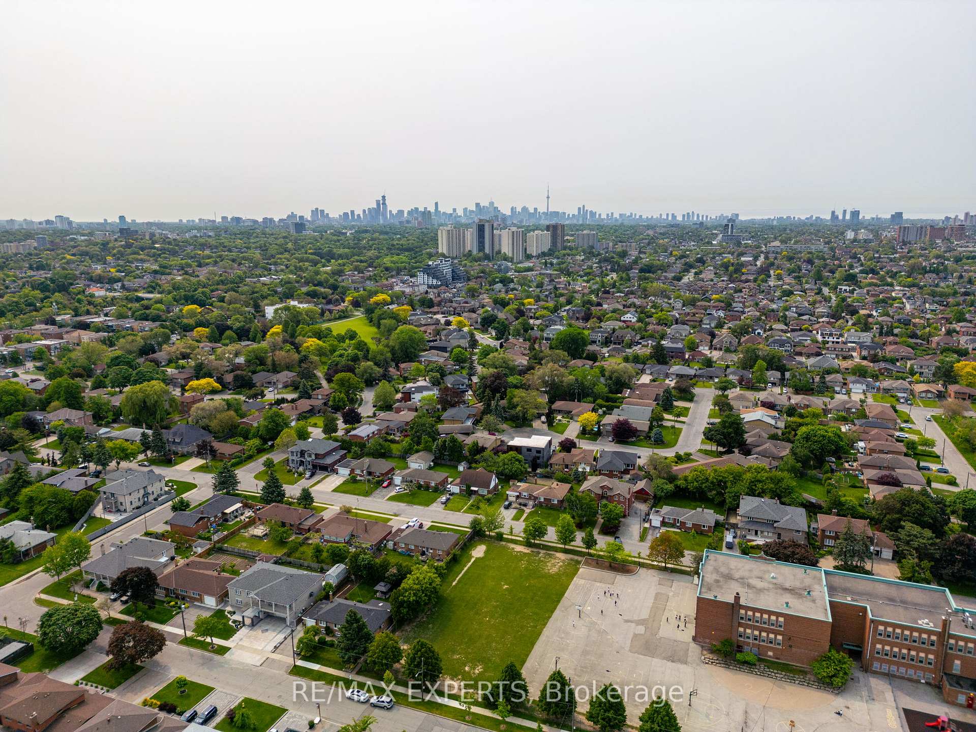 2 Bedrooms Condo at 830 Lawrence, Toronto For sale