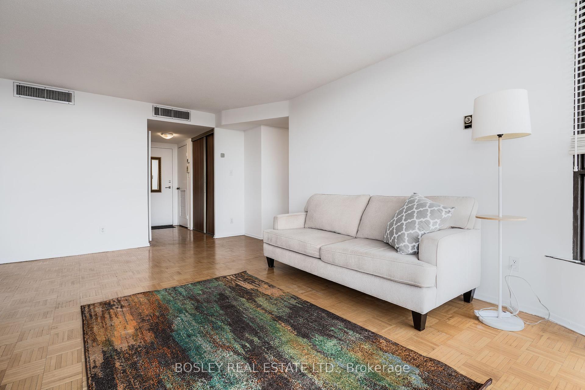 1 Bedroom Condo at 1333 Bloor, Mississauga For sale