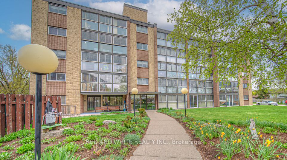 400 Champlain
