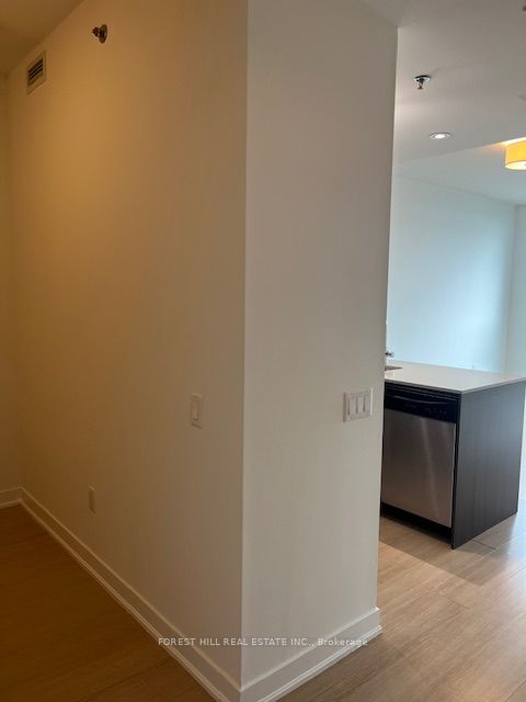 320 Tweedsmuir Avenue, #1501
