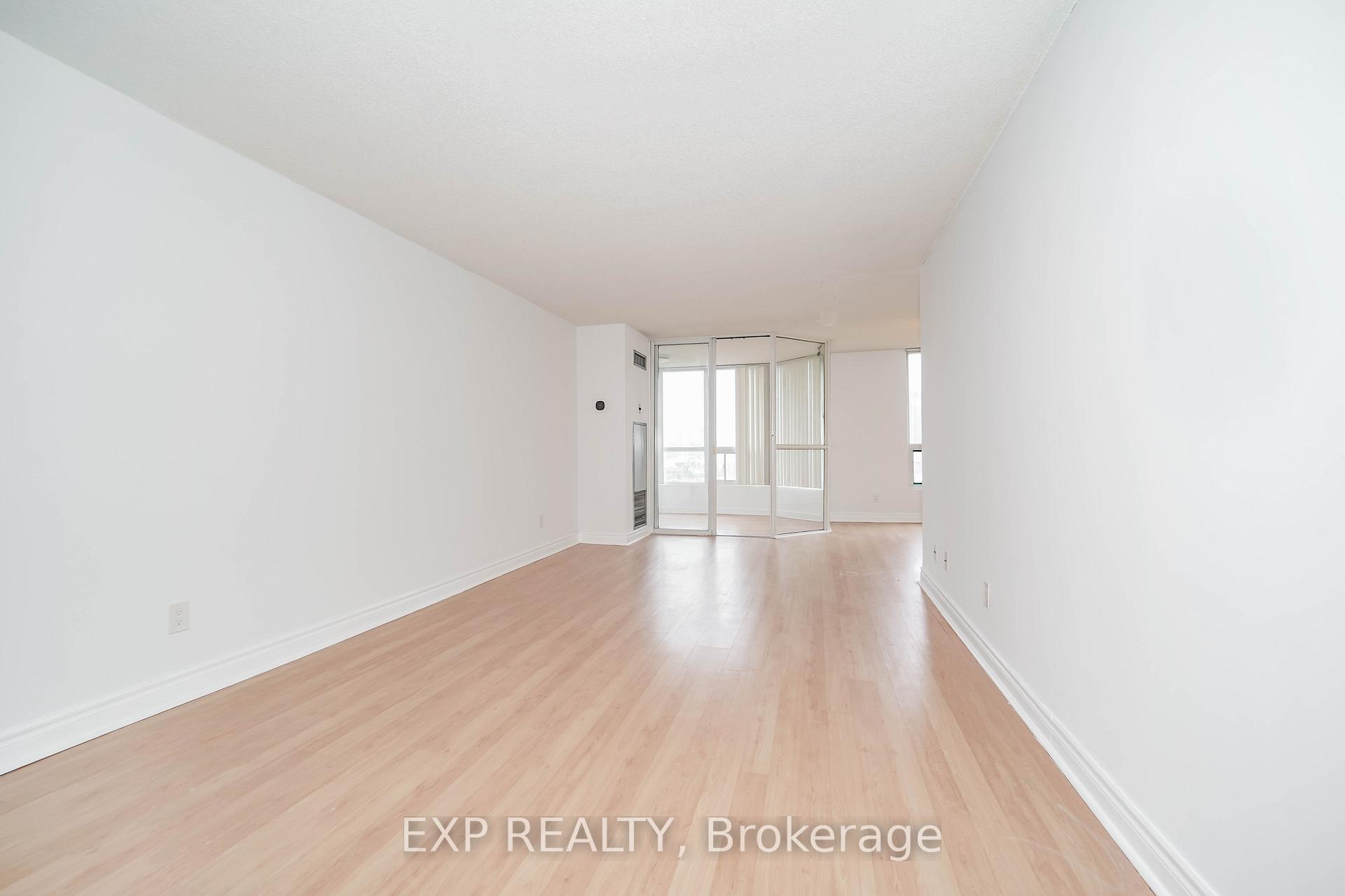 3 Bedrooms Condo at 4450 Tucana,  Mississauga For sale