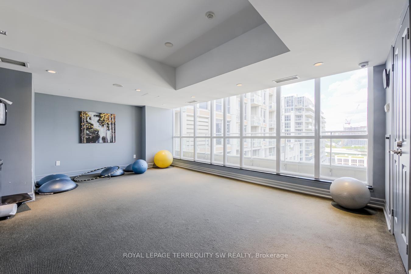 2 Bedrooms Condo at 618 A Fleet, Toronto For sale