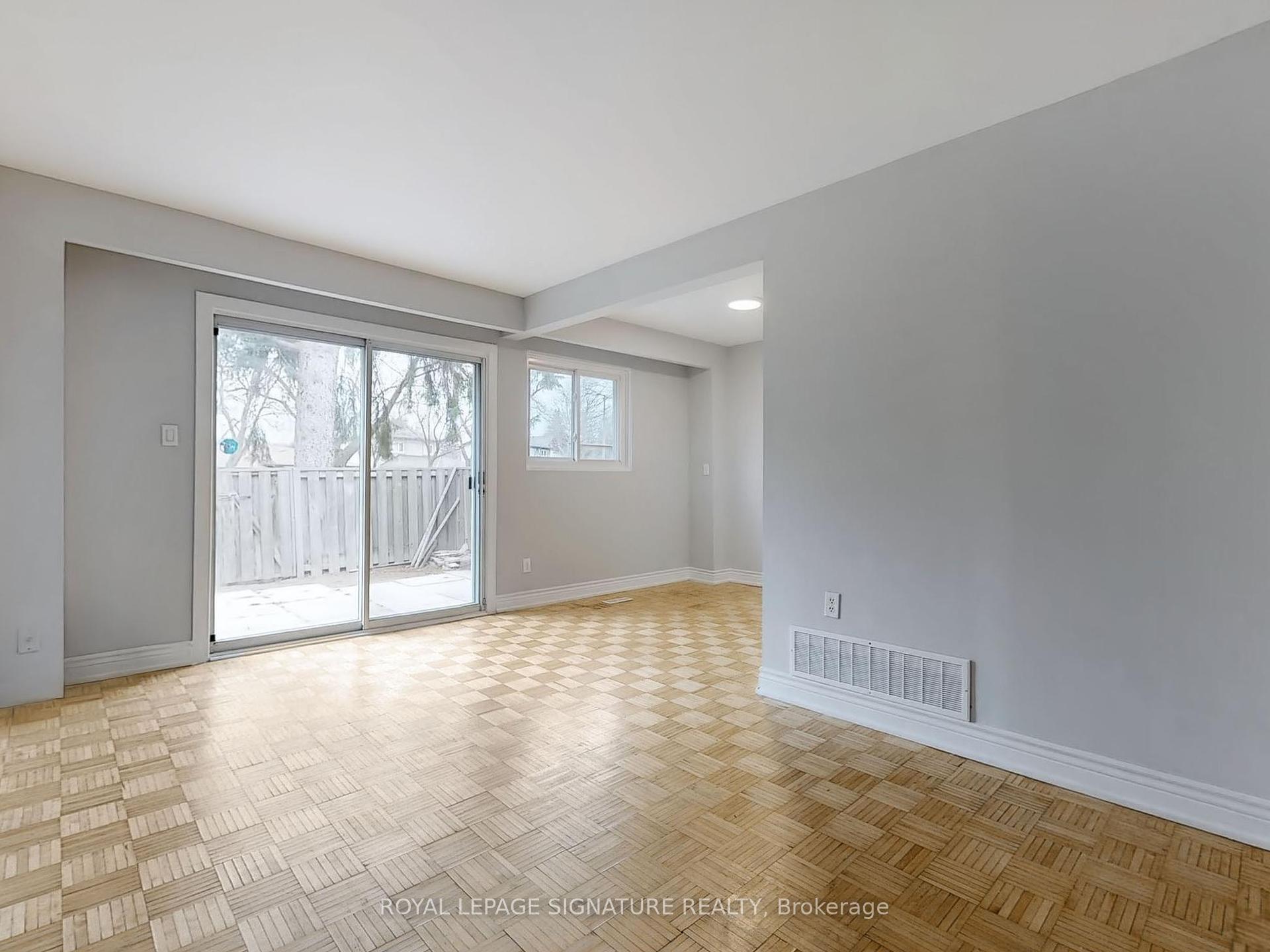 4 Bedrooms Condo at 400 Mississauga Valley,  Mississauga For sale