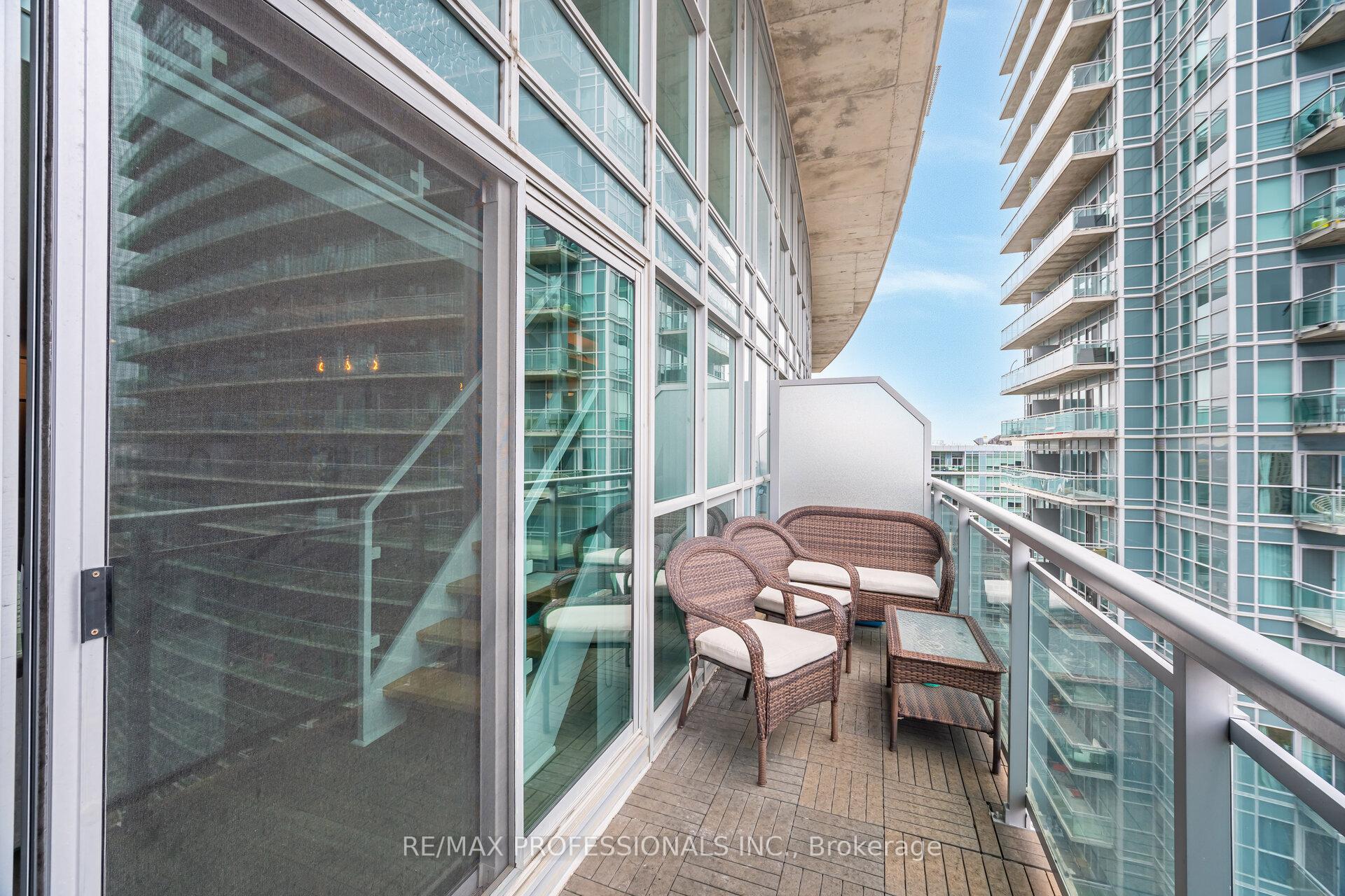 2 Bedrooms Condo at 155 Legion, Toronto For sale