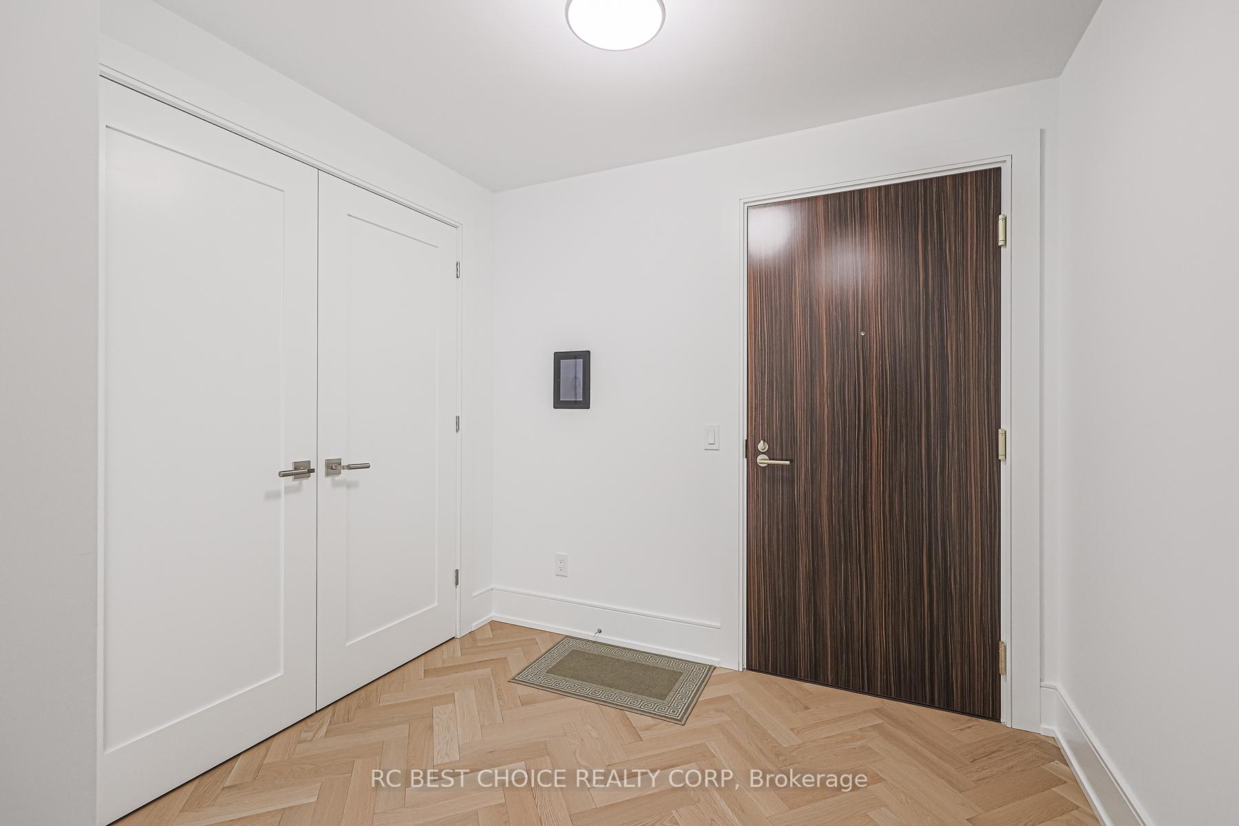3 Bedrooms Condo at 455 Wellington, Toronto For sale