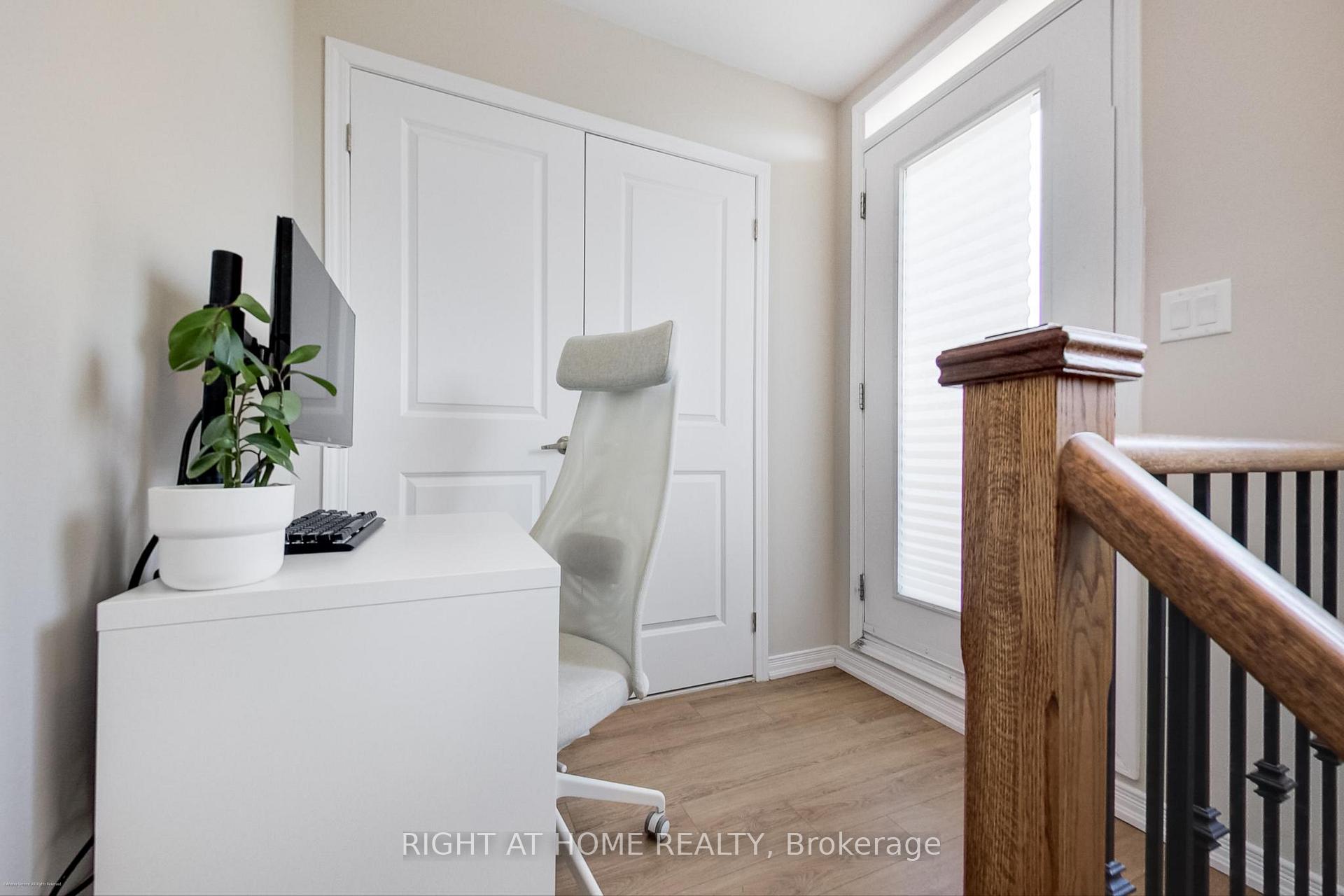 2 Bedrooms Condo at 30 Fieldway, Toronto For sale