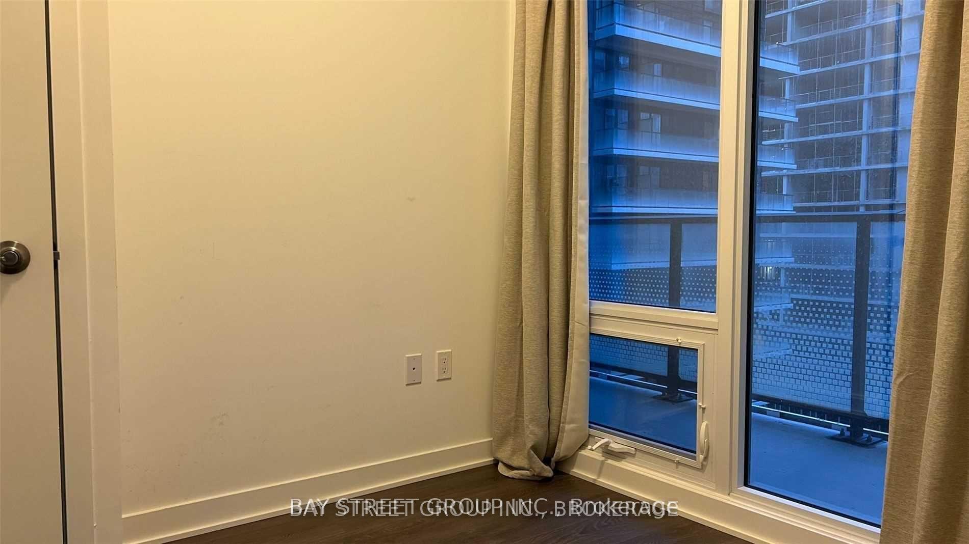 3 Bedrooms Condo at 115 Blue Jays, Toronto For sale