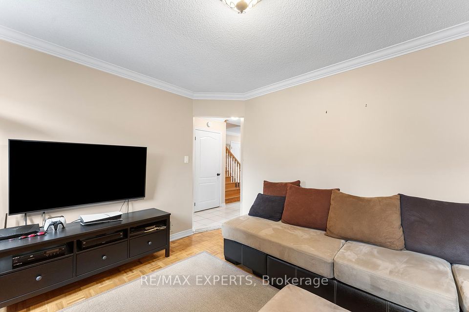 130 Pentland Crescent