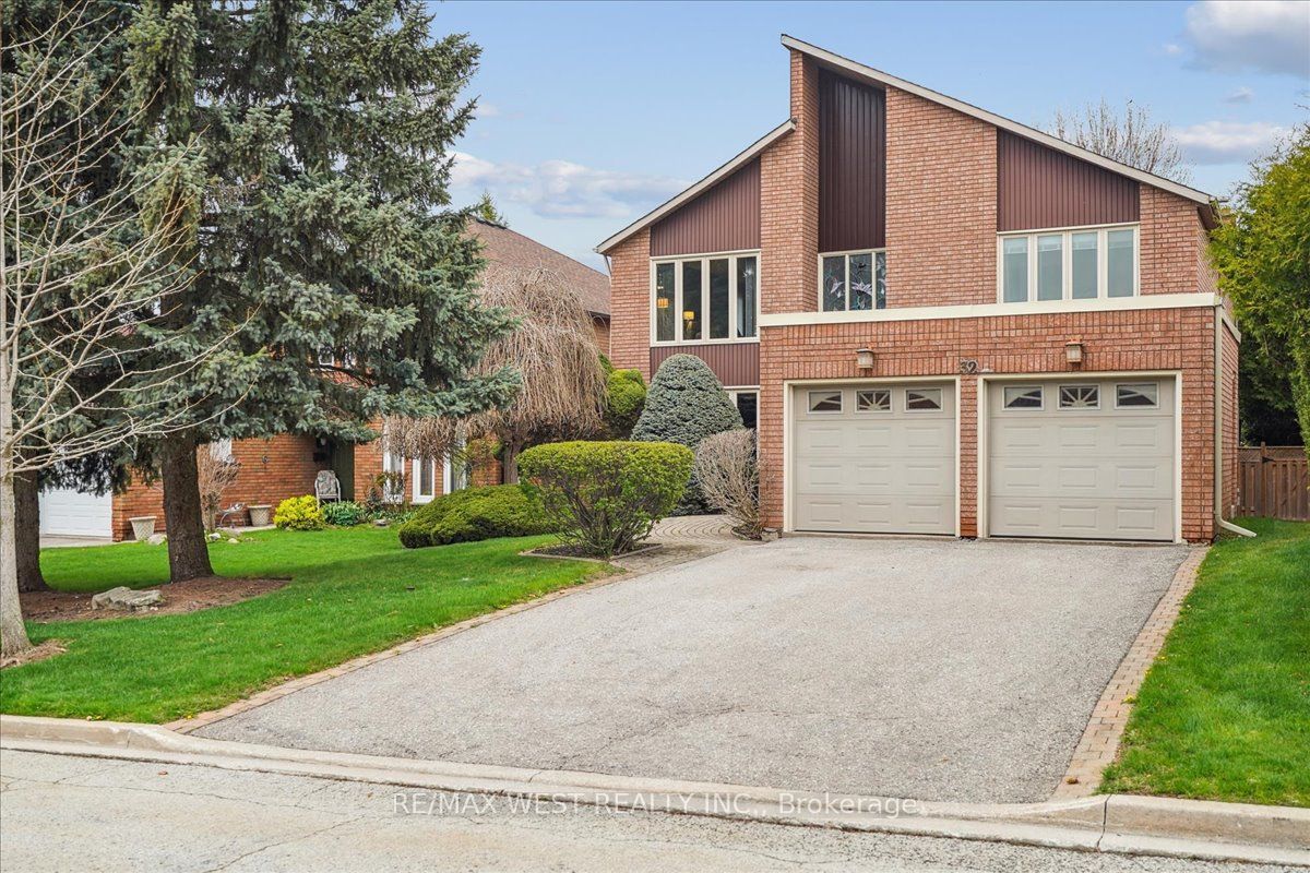 32 Delancey Crescent, Markham, ON L3P 7E2