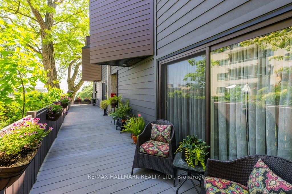 2 Bedrooms Condo at 2366 Queen, Toronto For sale