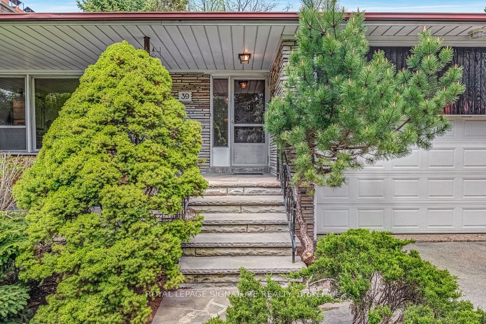 39 Viamede Crescent, Toronto, ON M2K 2A7