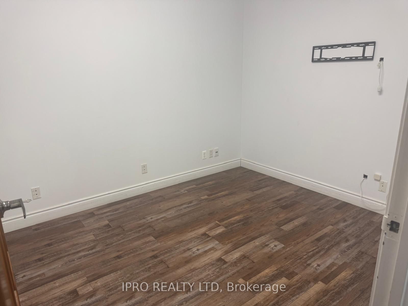 49 Hillcrest Avenue, #203