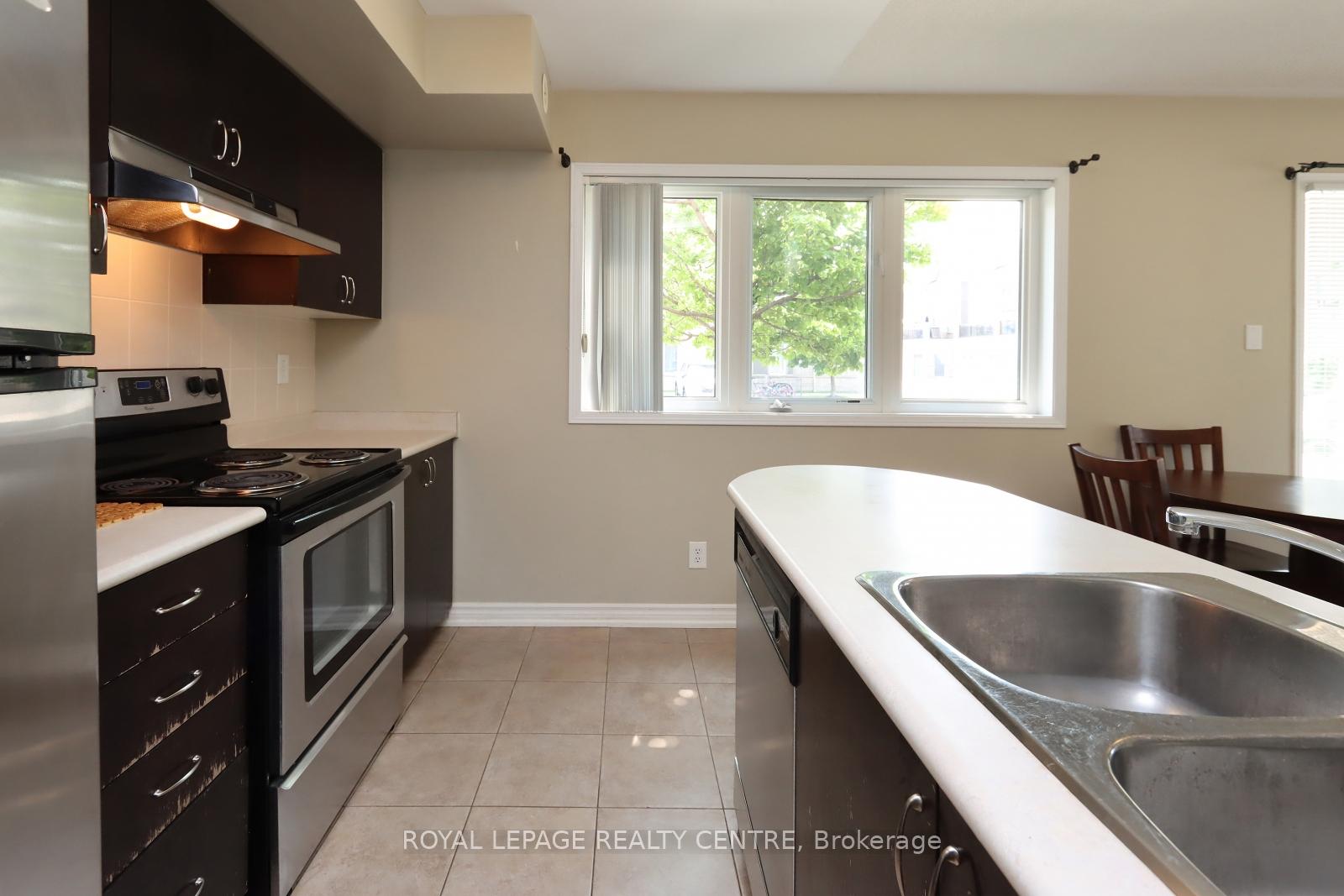 2 Bedrooms Condo at 5100 Winston Churchill, Mississauga For sale