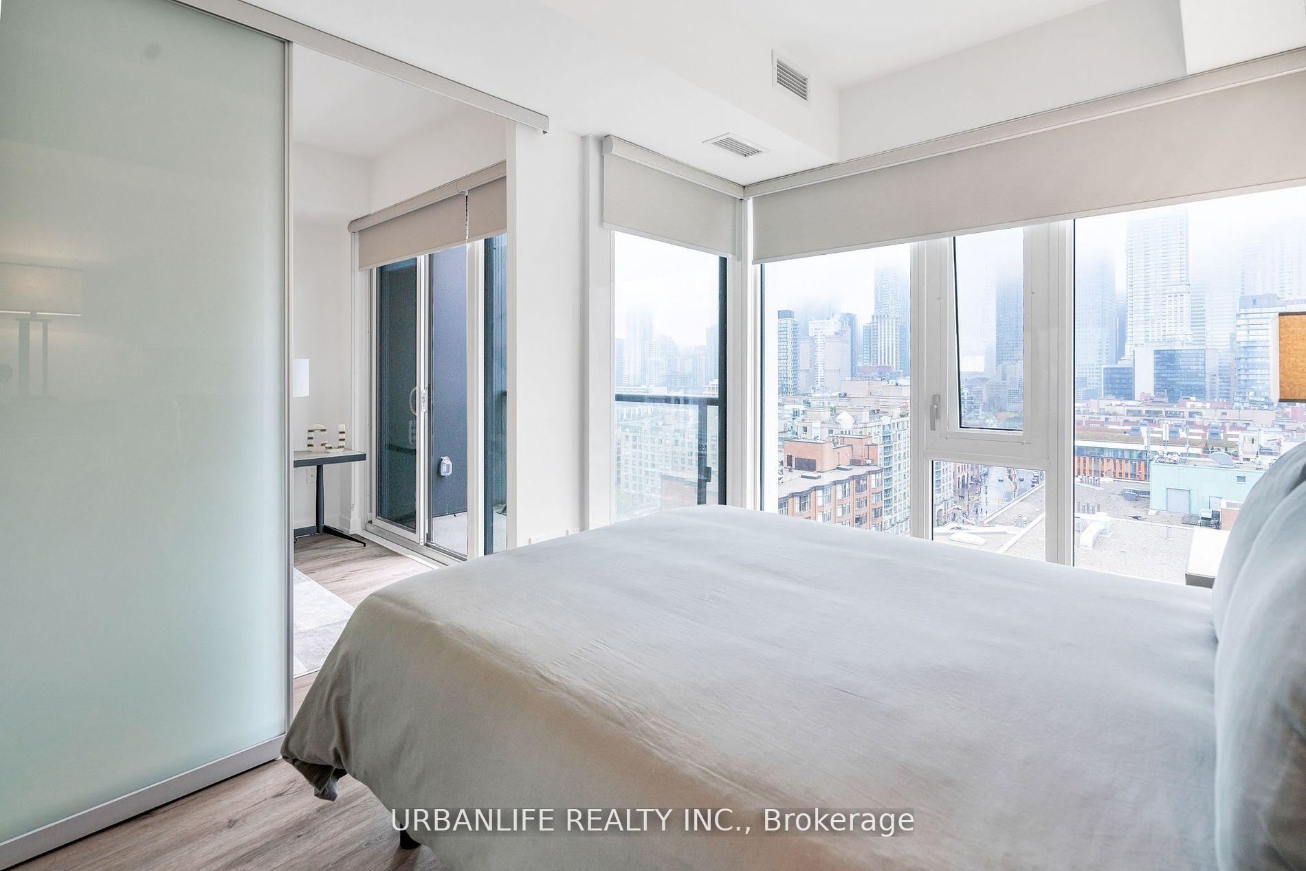 1 Bedroom Condo at 158 Front,  Toronto For sale