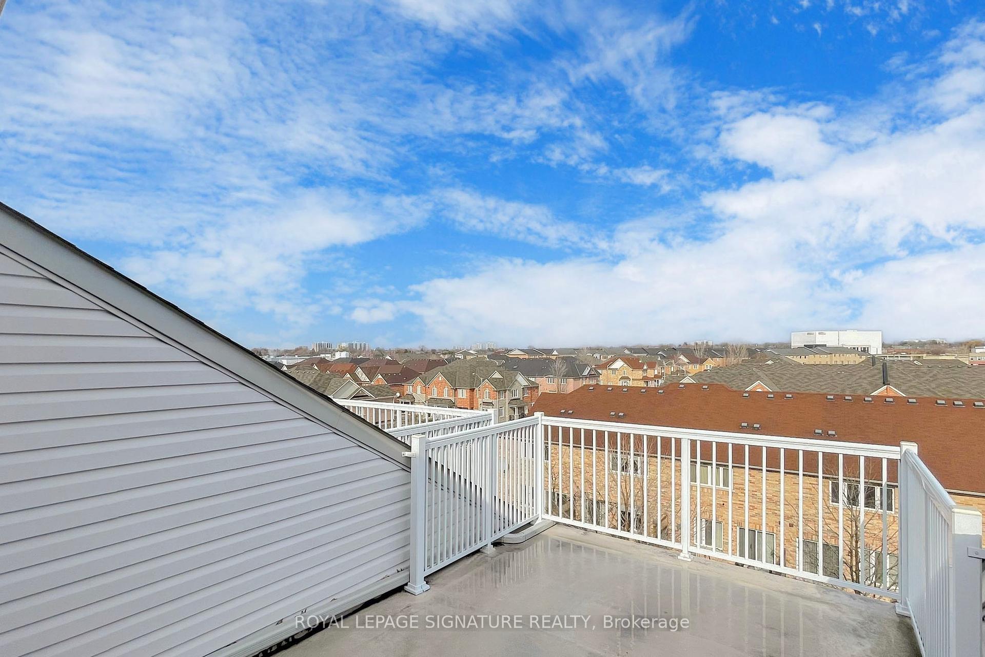 4 Bedrooms Condo at 649D Warden, Toronto For sale