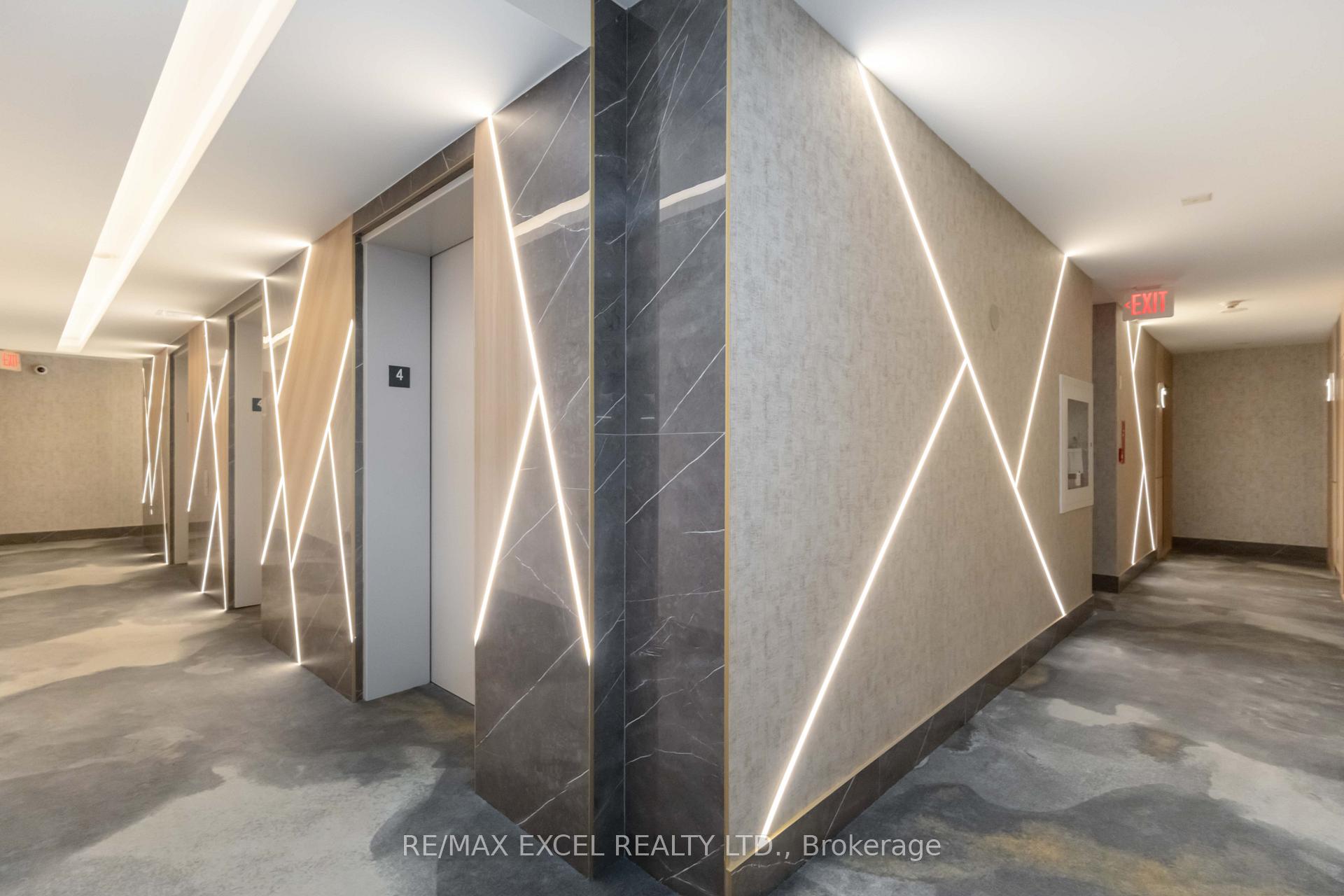 2 Bedrooms Condo at 21 Carlton, Toronto For sale