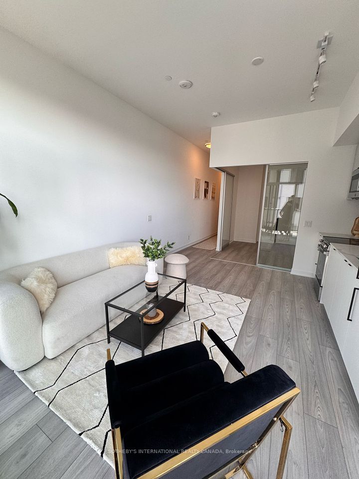 285 Dufferin Street