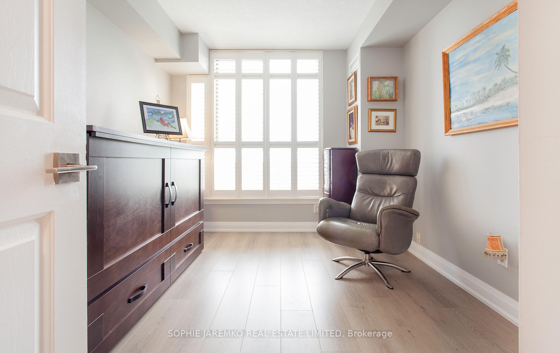 3 Bedrooms Condo at 22 Southport, Toronto For sale