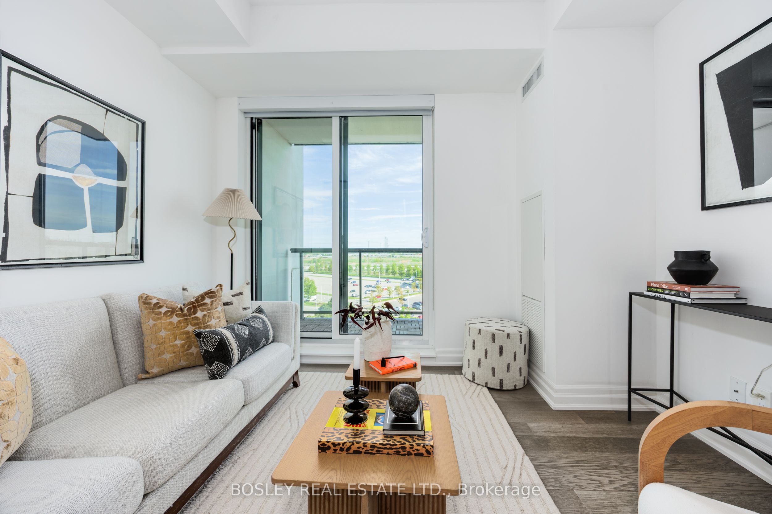 8 Rouge Valley Drive W, #908