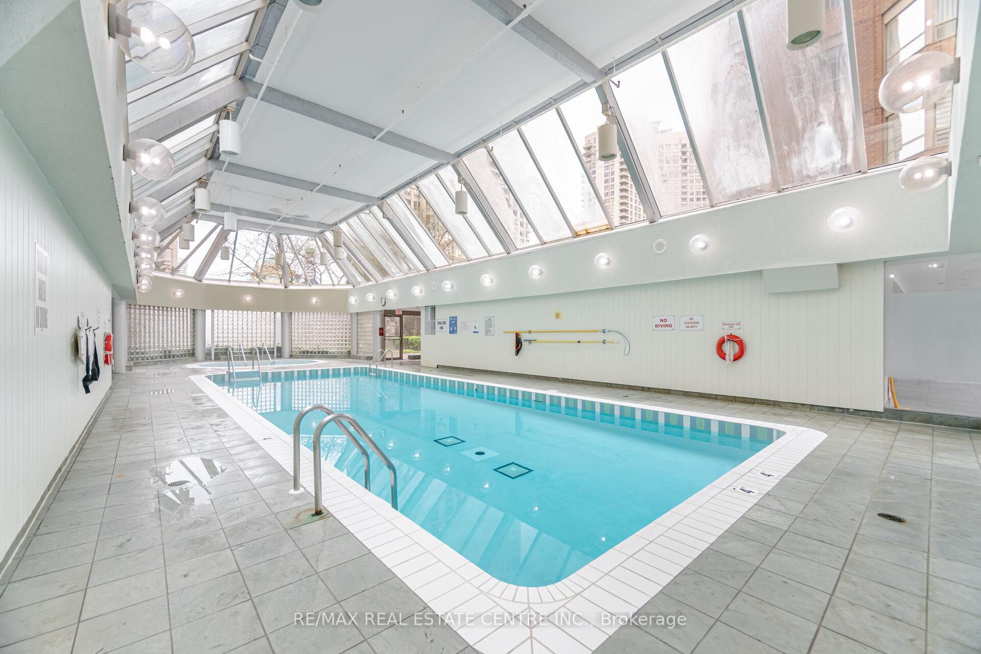 3 Bedrooms Condo at 335 Webb, Mississauga For sale