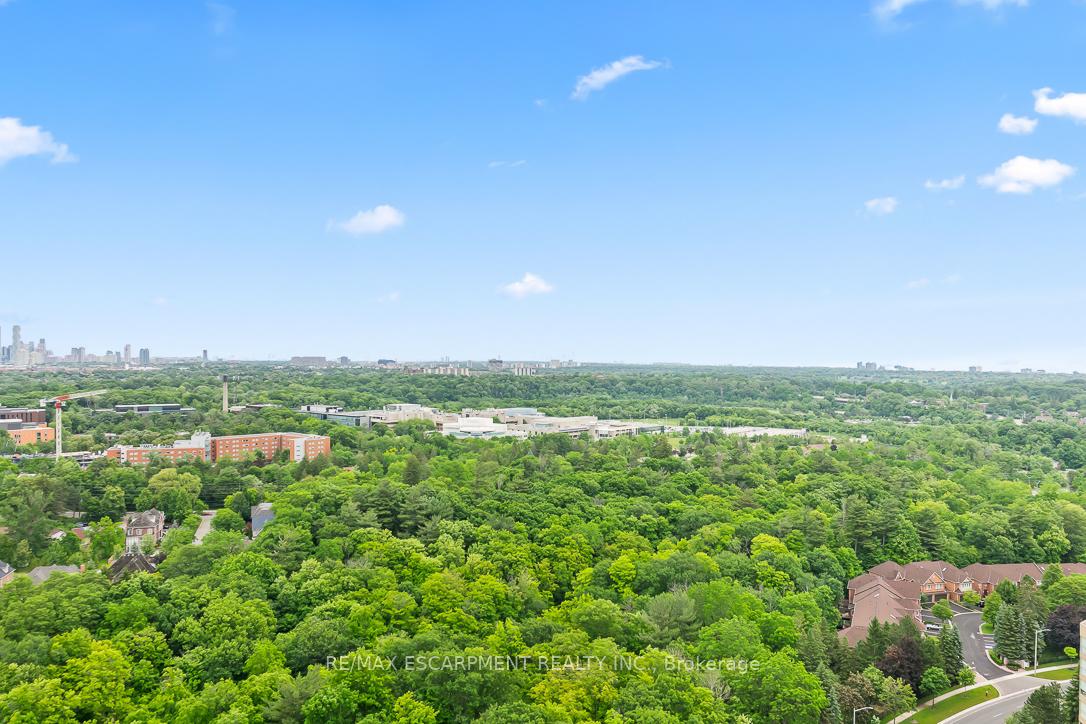 1 Bedroom Condo at 1900 The Collegeway, Mississauga For sale