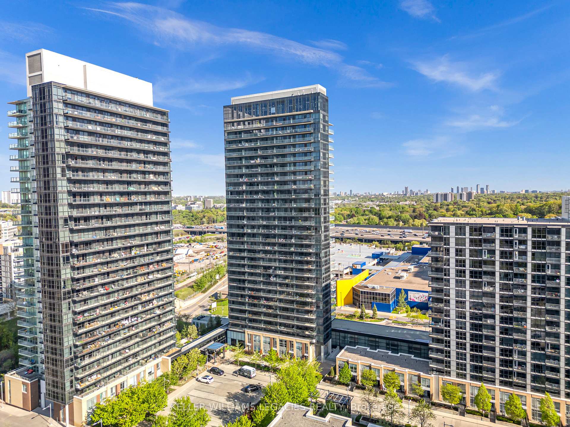 3 Bedrooms Condo at 29 Singer, Toronto For sale