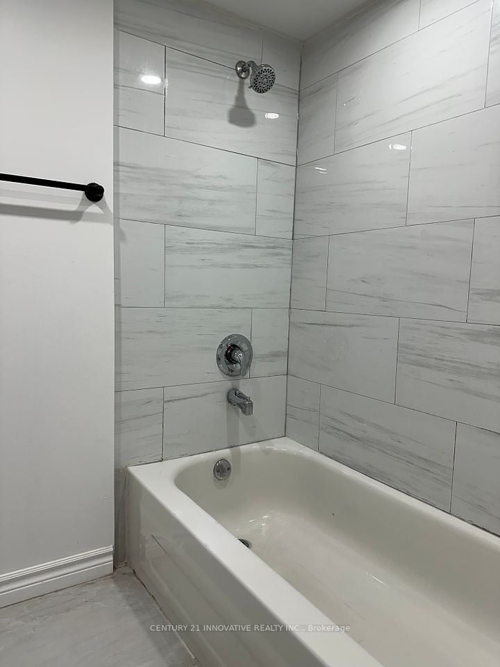 https://trreb-image.ampre.ca/yxM-9hVLyRttlXCUrJCKT30UuqneuQ8s89HrAeml_Xg/rs:fit:960:960/wm:.5:so:0:50:.4/wmsh:10/wmt:PHNwYW4gZm9yZWdyb3VuZD0nd2hpdGUnIGZvbnQ9JzY4Jz5DRU5UVVJZIDIxIElOTk9WQVRJVkUgUkVBTFRZIElOQy4sIEJyb2tlcmFnZTwvc3Bhbj4/L3RycmViL2xpc3RpbmdzLzQwLzQwLzQ0Lzc1L3AvOTMyMmM0ZjMtN2E5Zi00YjcwLTlhMzQtZjBlNTVhNjllMjM2LmpwZw.jpg