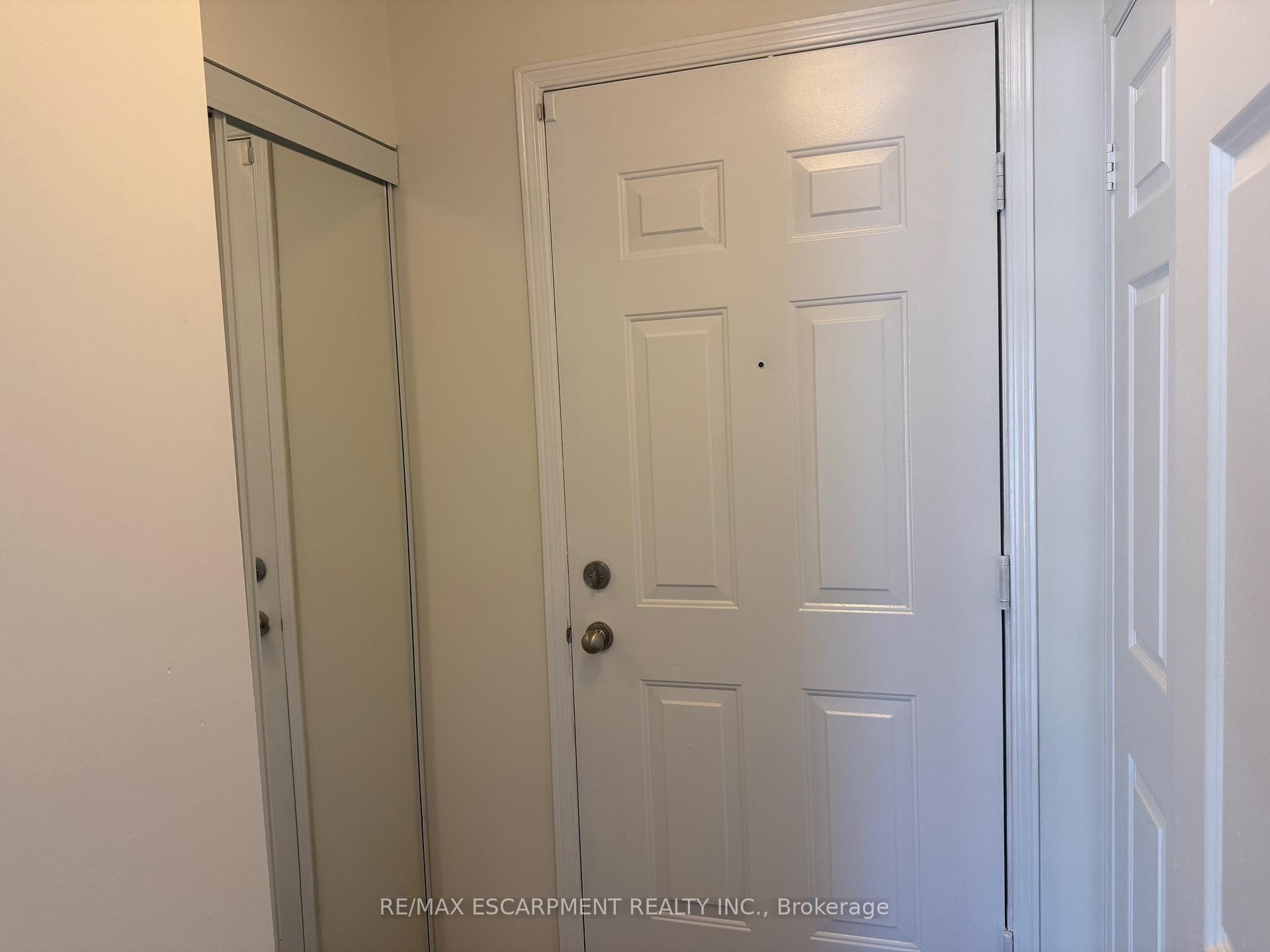 1 Bedroom Condo at 5055 Oscar Peterson, Mississauga For sale