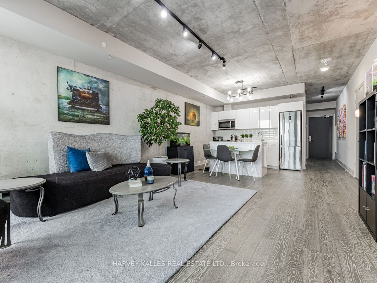 608 Richmond Street W 816