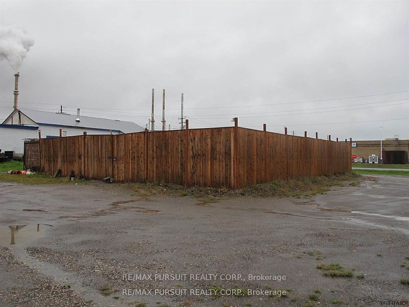 135 Fourth Avenue, Englehart, ON P0J 1H0