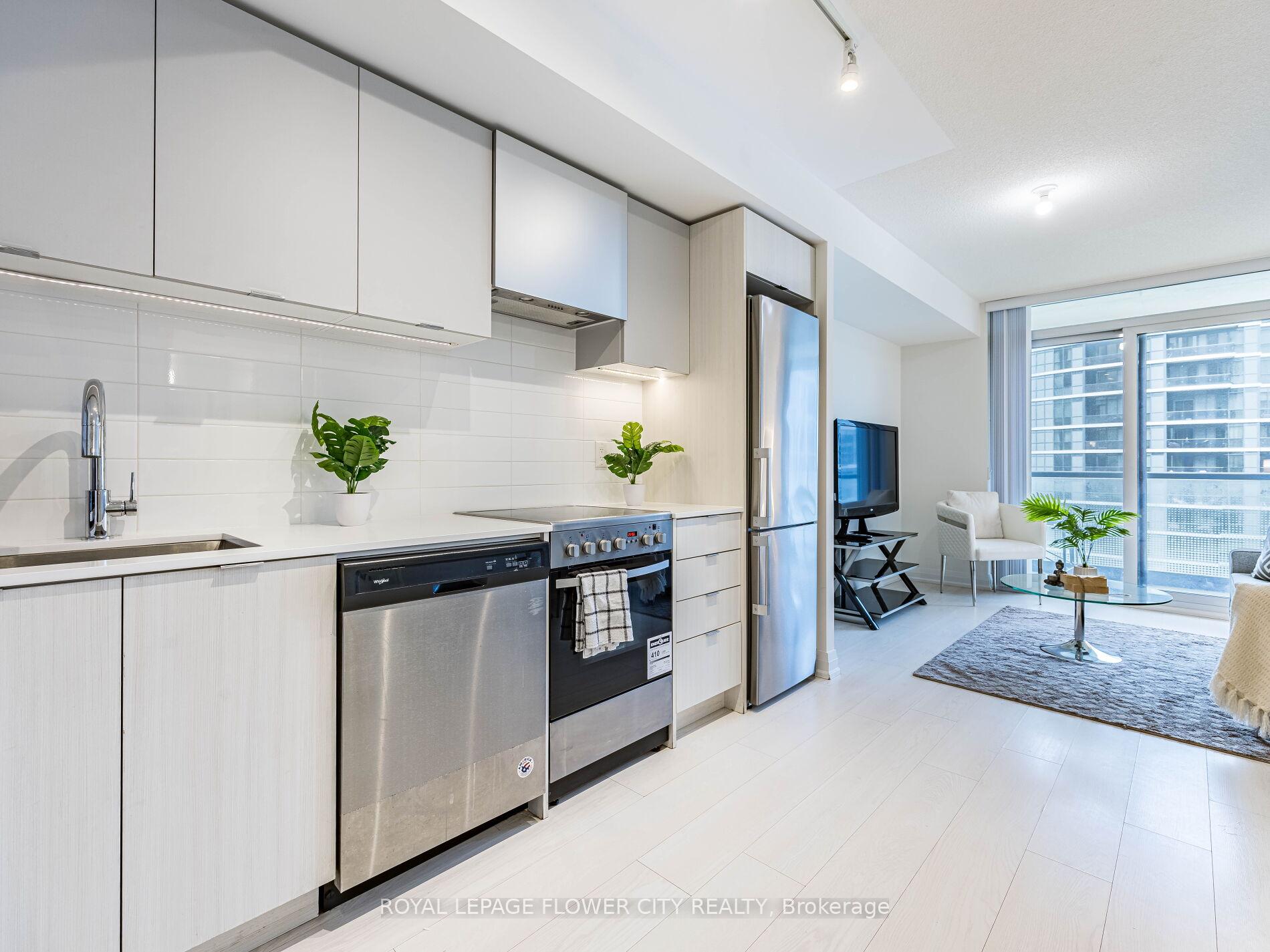 1 Bedroom Condo at 30 Gibbs, Toronto For sale