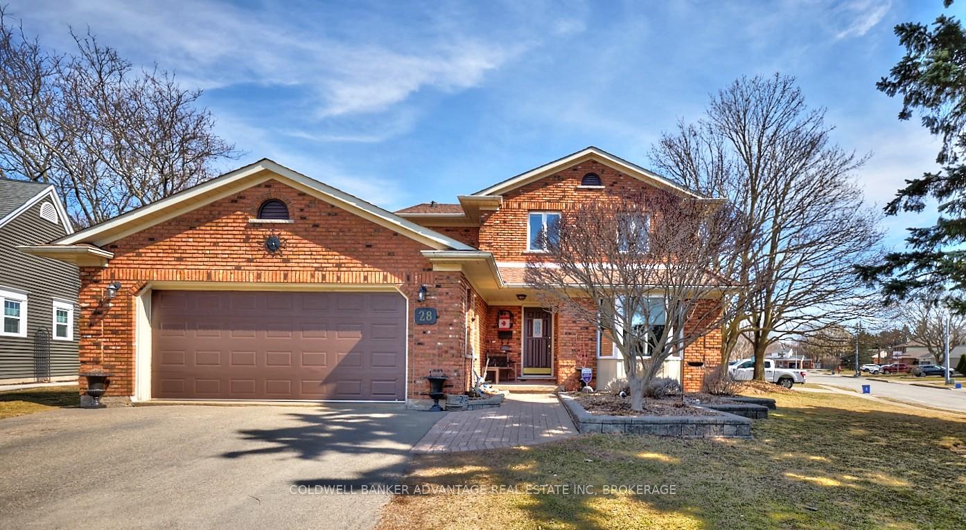 28 Dixon Crescent, Welland, ON L3C 6P4