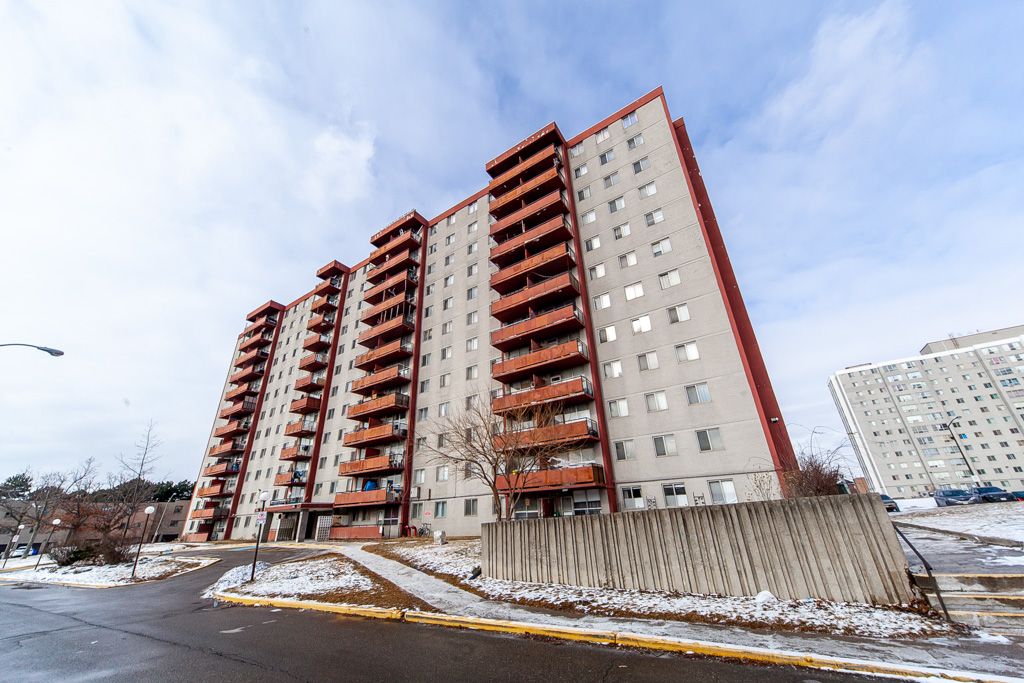 50 Lotherton Pathway Unit# 402 Toronto W04 Ontario M6B 2G8