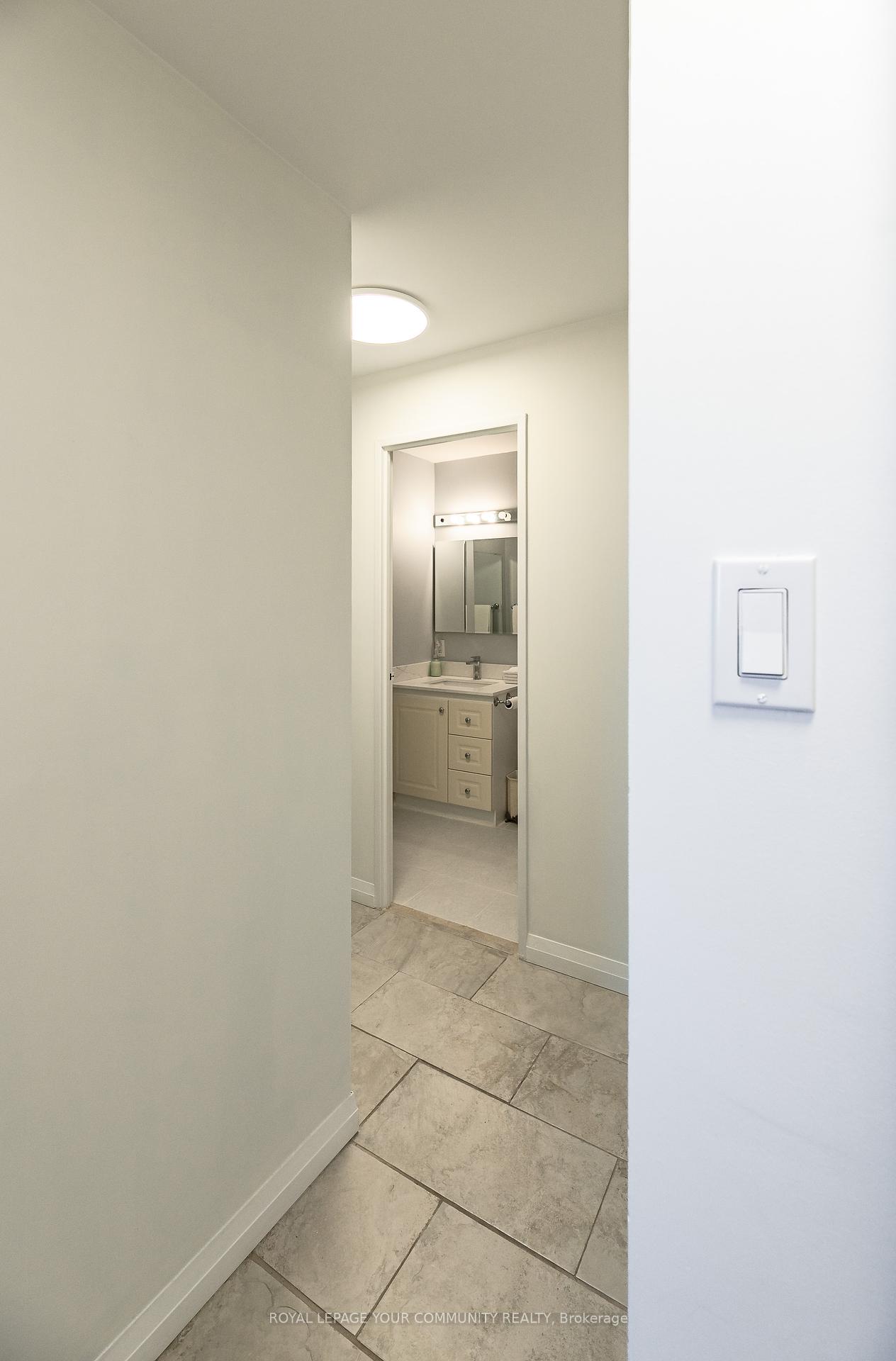 2 Bedrooms Condo at 3845 Lake Shore,  Toronto For sale