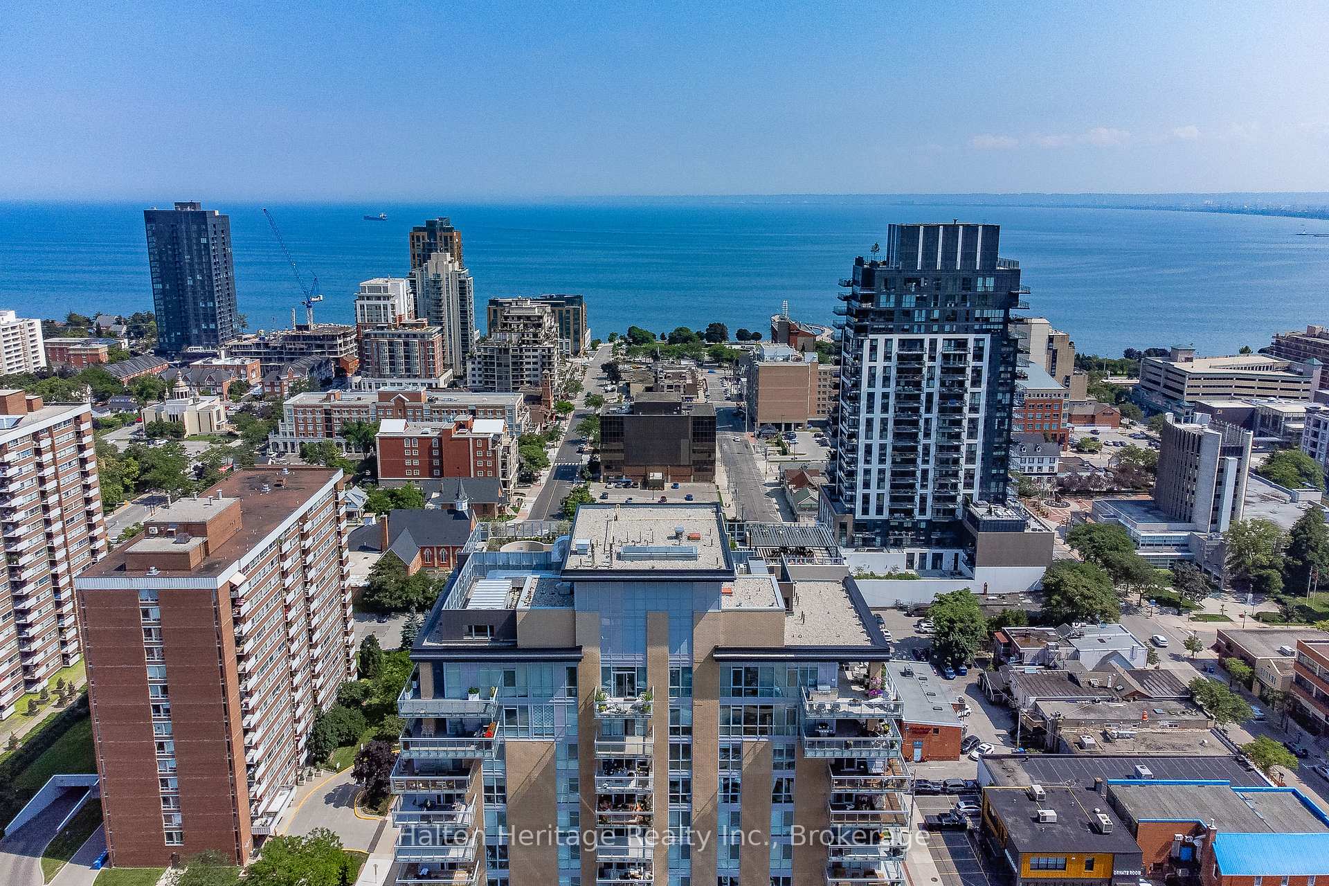1 Bedroom Condo at 2025 Maria, Burlington For sale