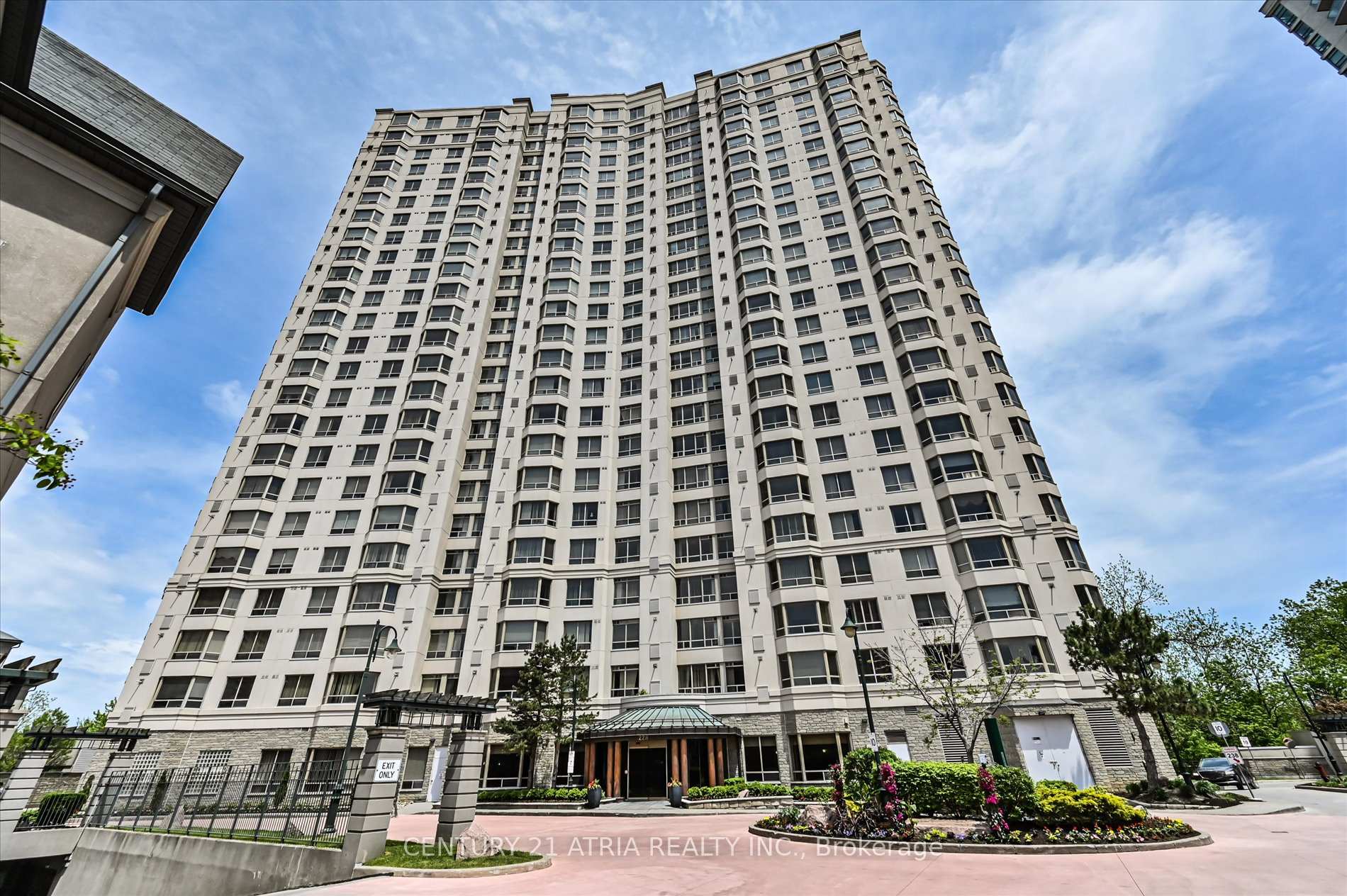3 Bedrooms Condo at 228 Bonis, Toronto For sale