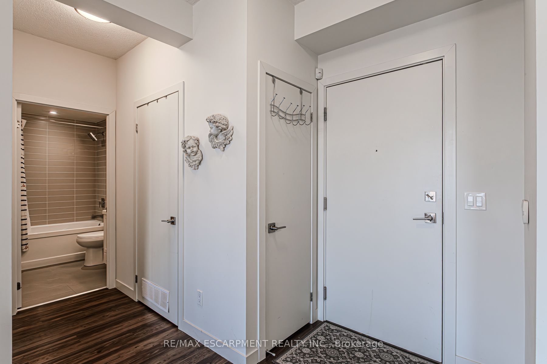 2093 Fairview Street, #809