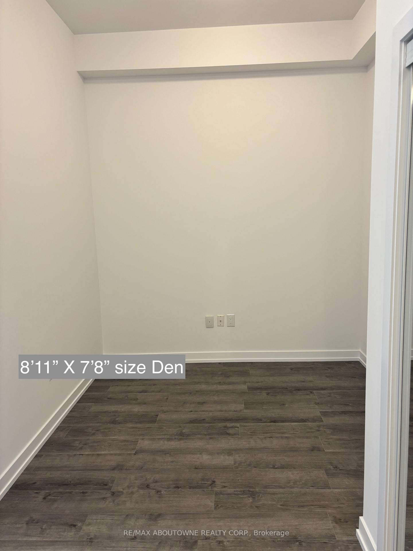 2 Bedrooms Condo at 470 Dundas, Hamilton For sale