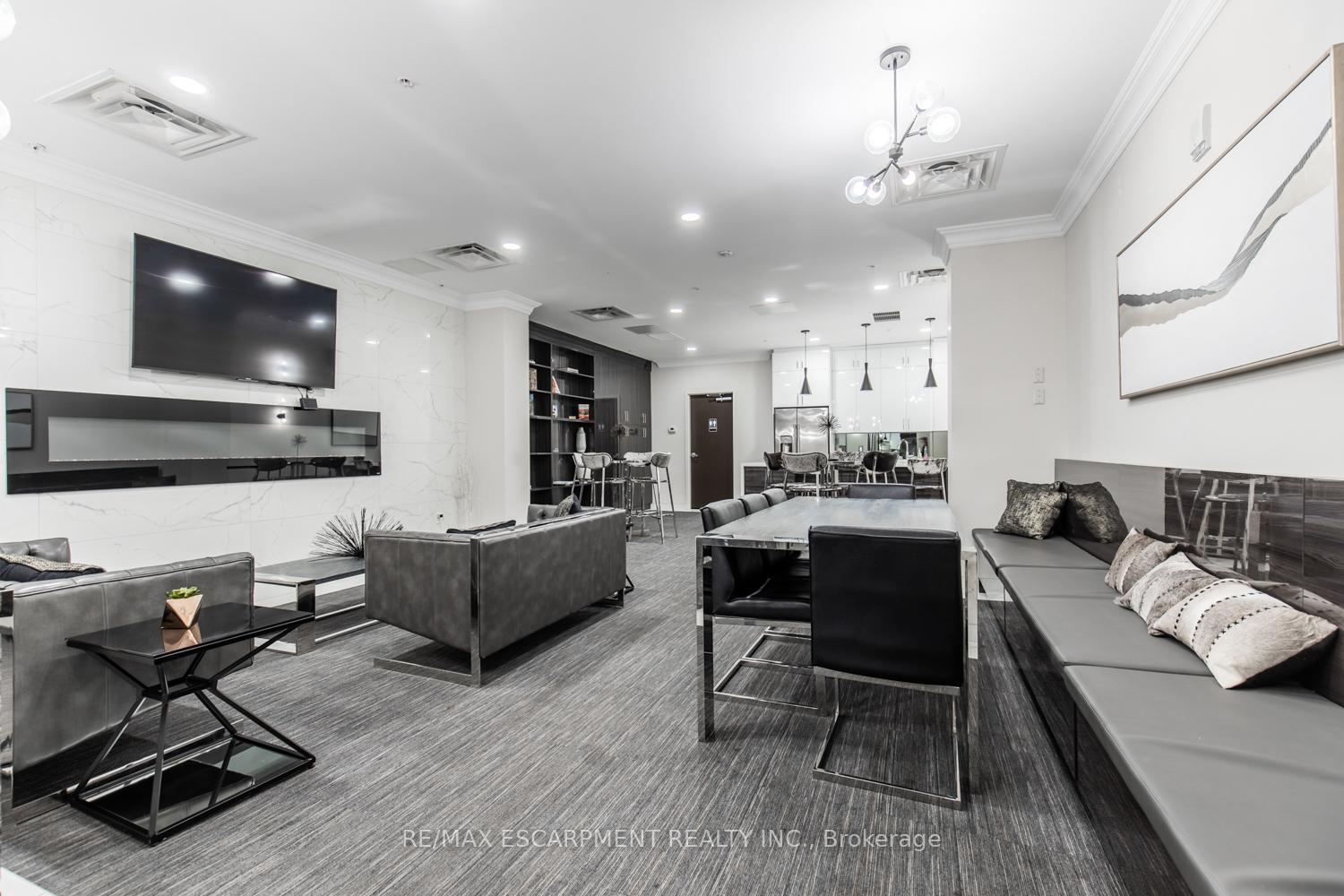 1 Bedroom Condo at 112 King,  Hamilton For sale