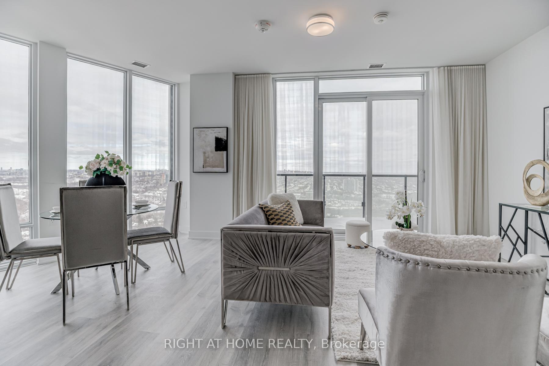 2 Bedrooms Condo at 575 Bloor,  Toronto For sale