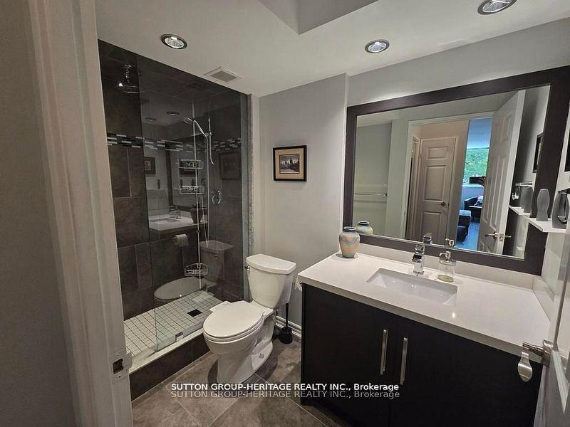 2 Bedrooms Condo at 75 Wynford Heights, Toronto For sale