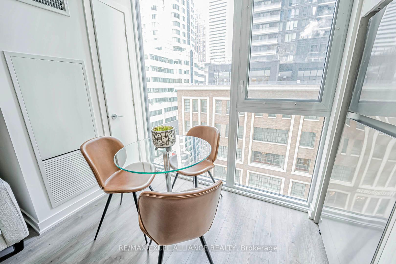 2 Bedrooms Condo at 357 King,  Toronto For sale